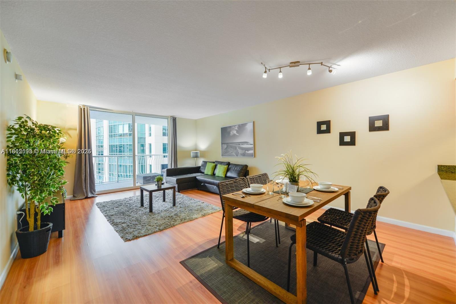 1200 Brickell Bay Dr 2120