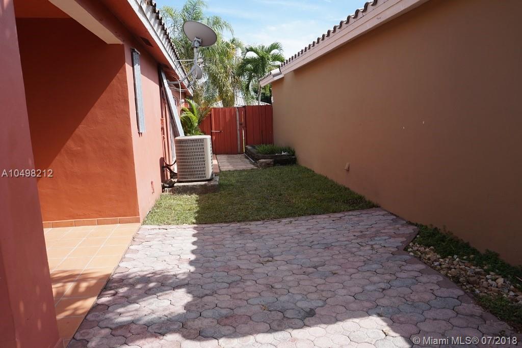 LE MIRAGE - Residential Lease