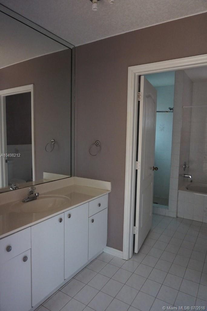 LE MIRAGE - Residential Lease