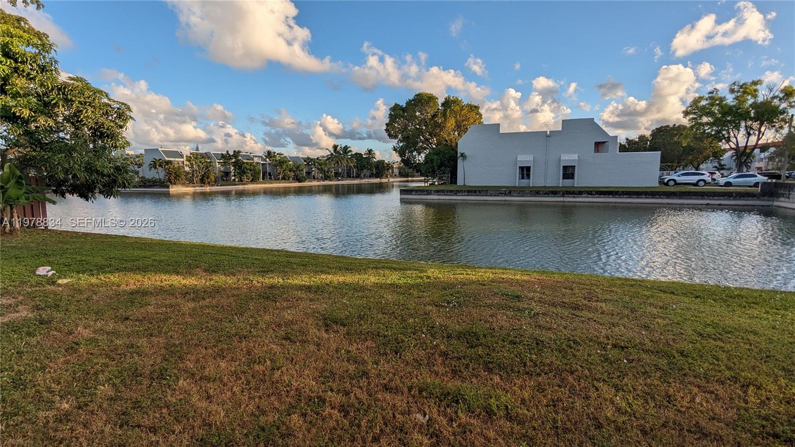 WIMBLEDON TOWNHOUSE III-7 - Residential