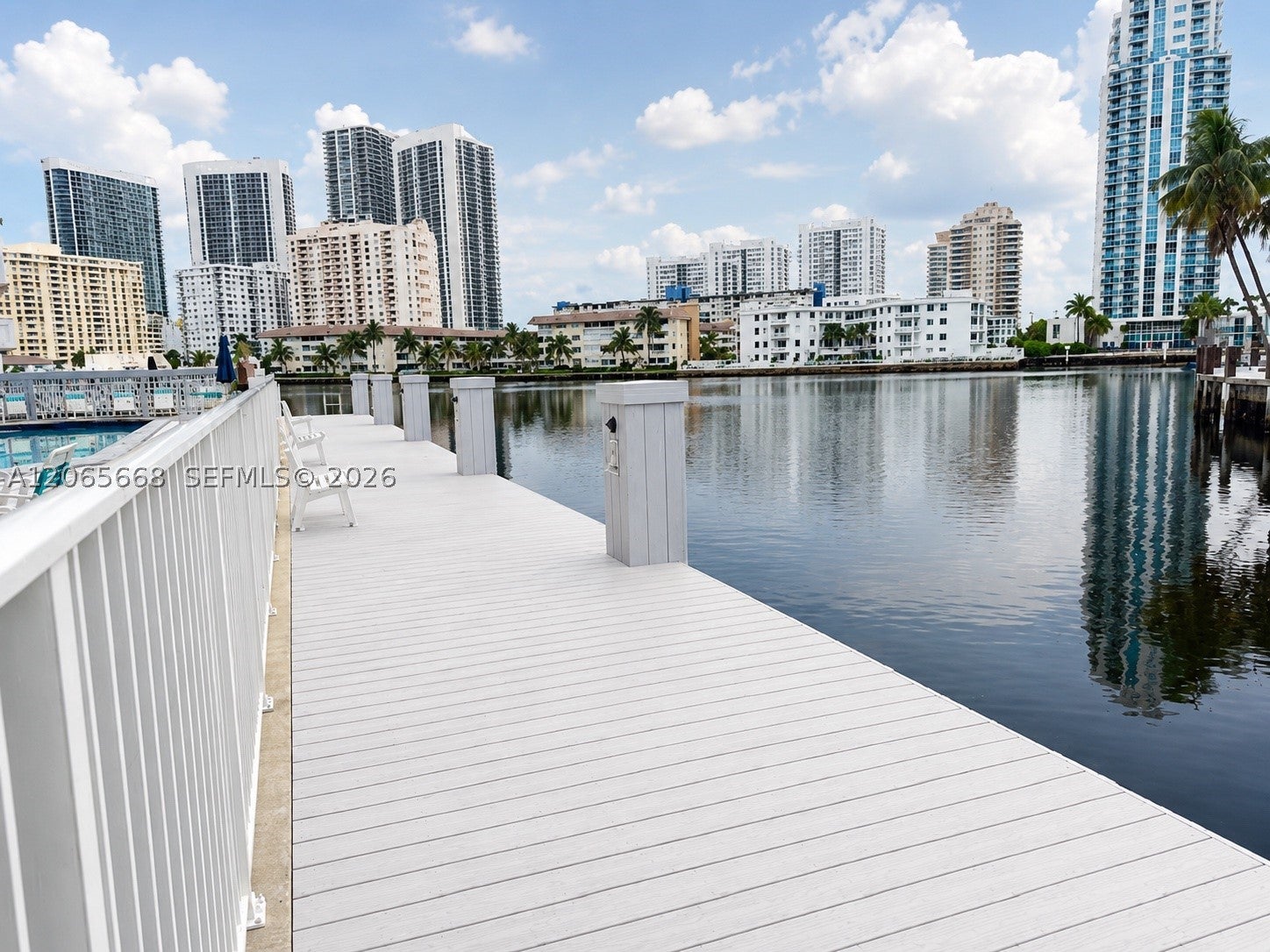 137 Golden Isles Dr 912