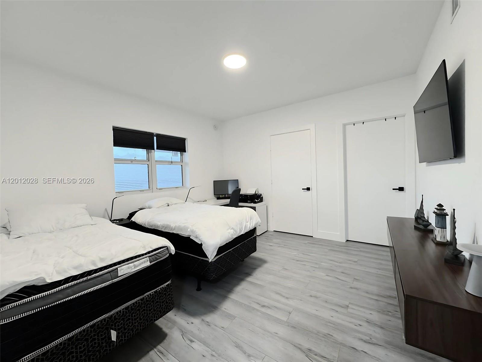 THE OAKS I CONDO - Residential