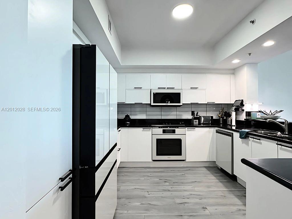 THE OAKS I CONDO - Residential