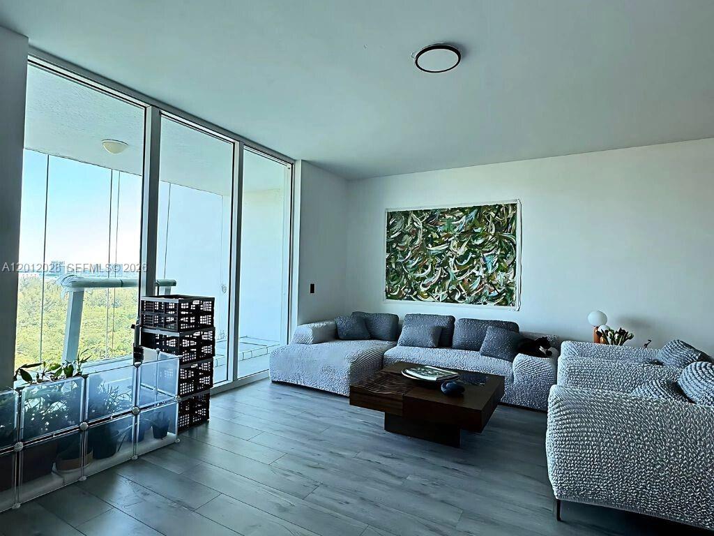 THE OAKS I CONDO - Residential