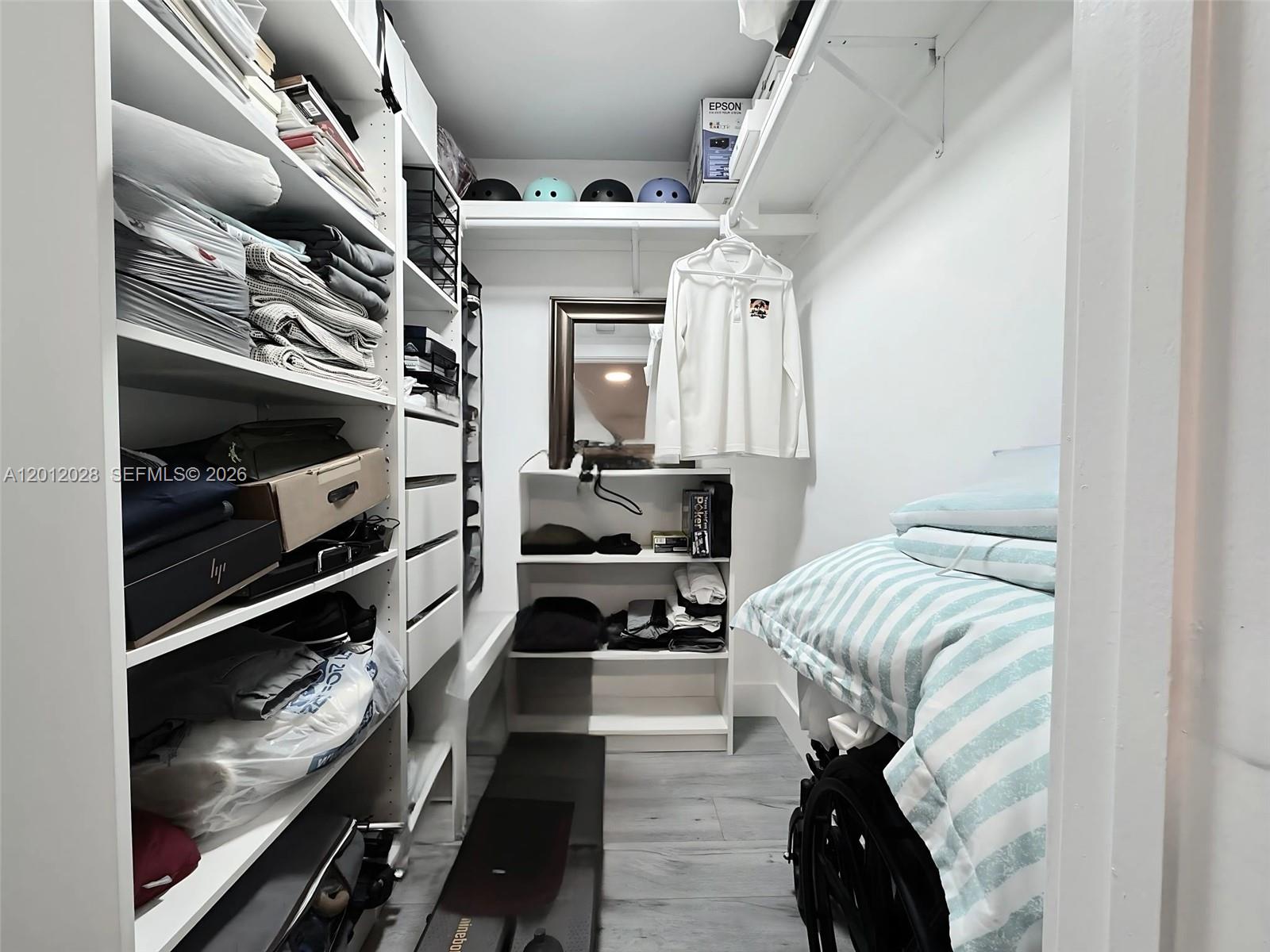 THE OAKS I CONDO - Residential