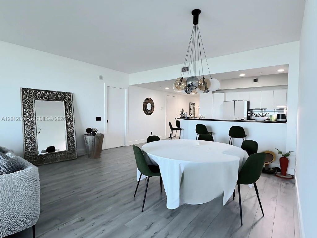 THE OAKS I CONDO - Residential