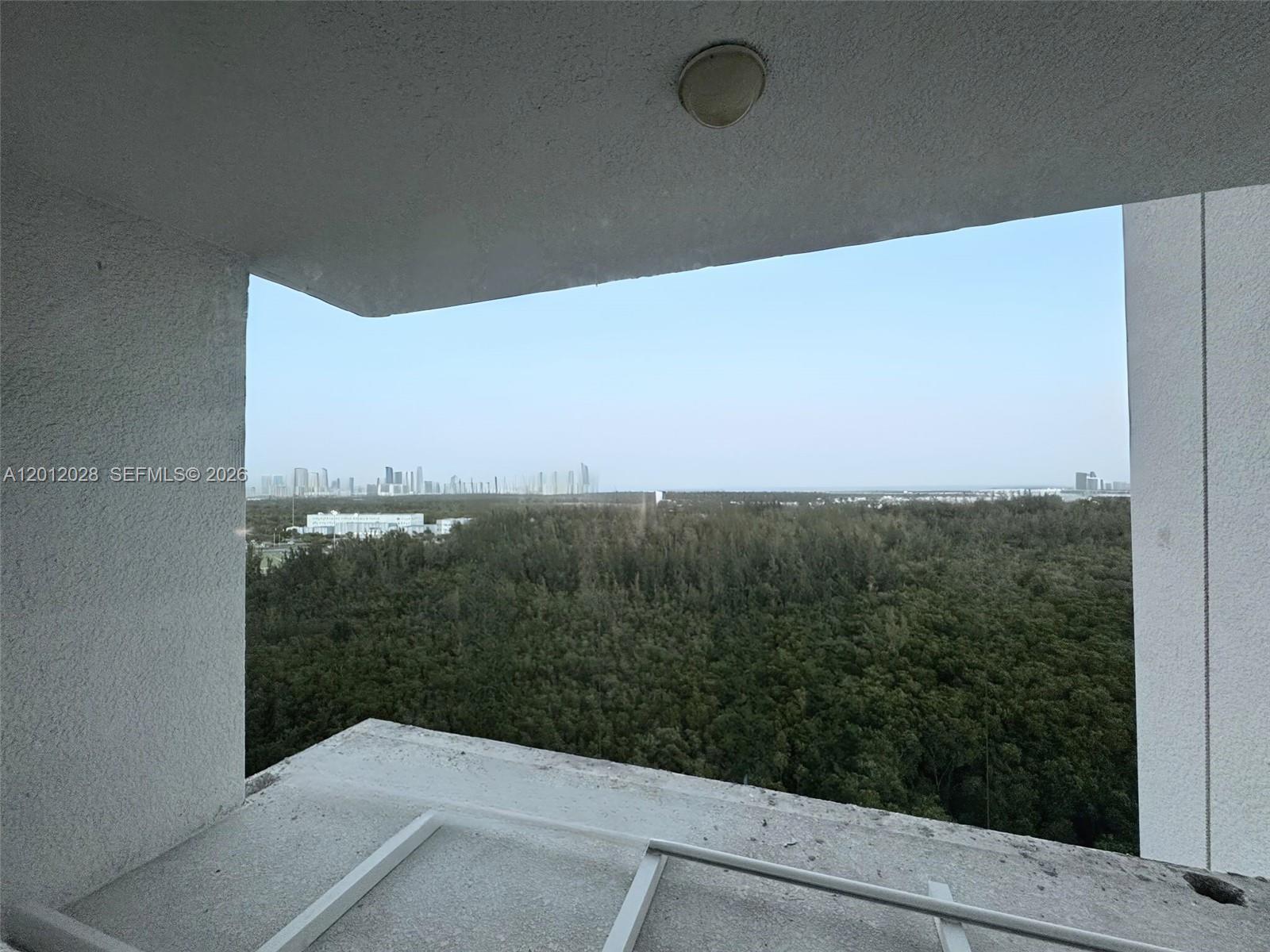 THE OAKS I CONDO - Residential