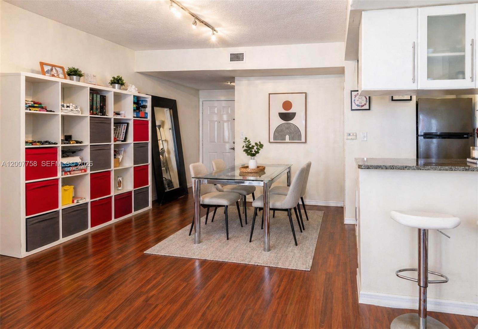 1800 BISCAYNE PLAZA CONDO - Residential