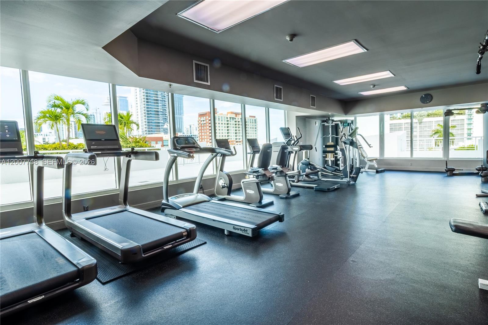 1800 BISCAYNE PLAZA CONDO - Residential