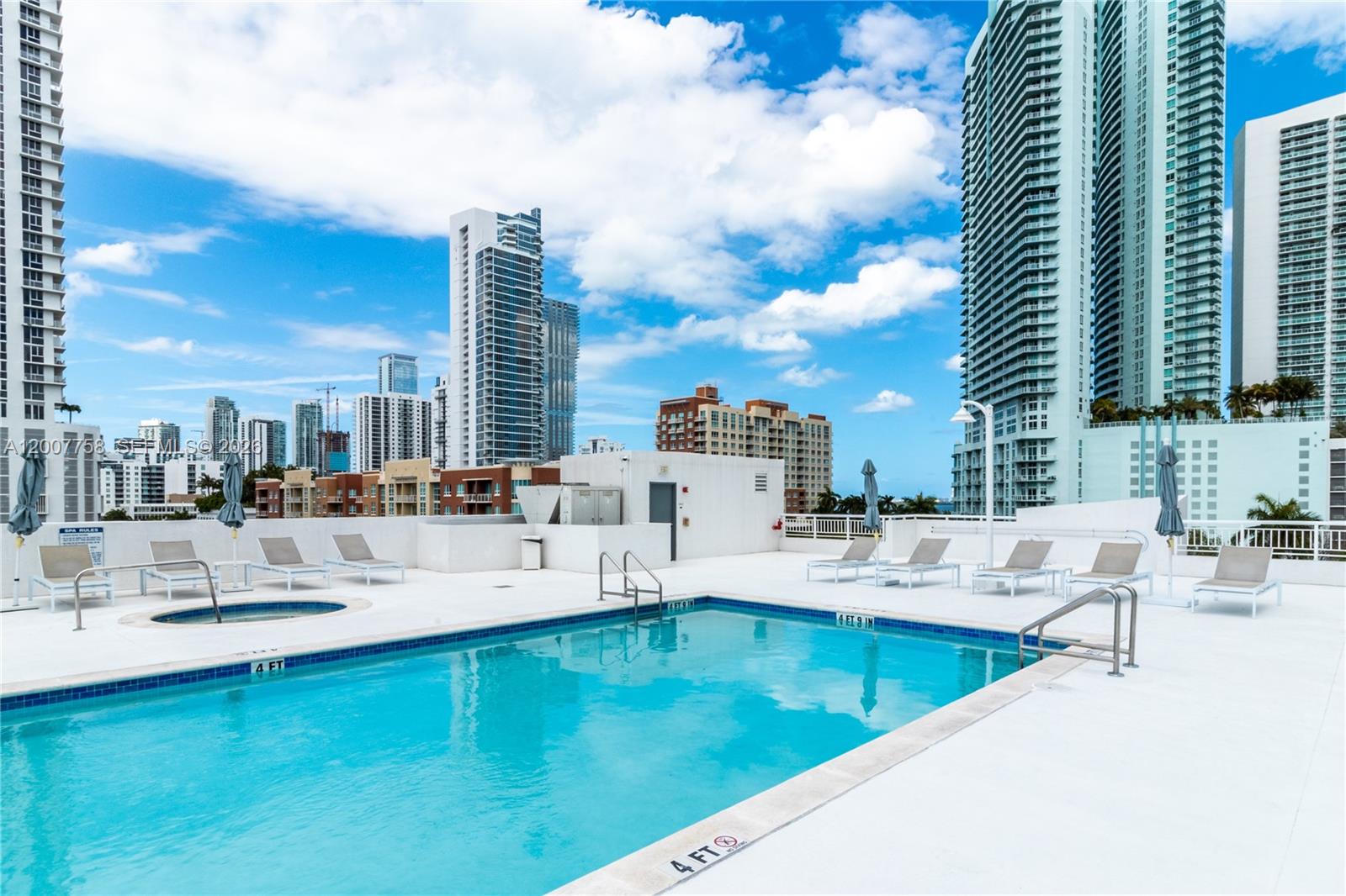 1800 BISCAYNE PLAZA CONDO - Residential