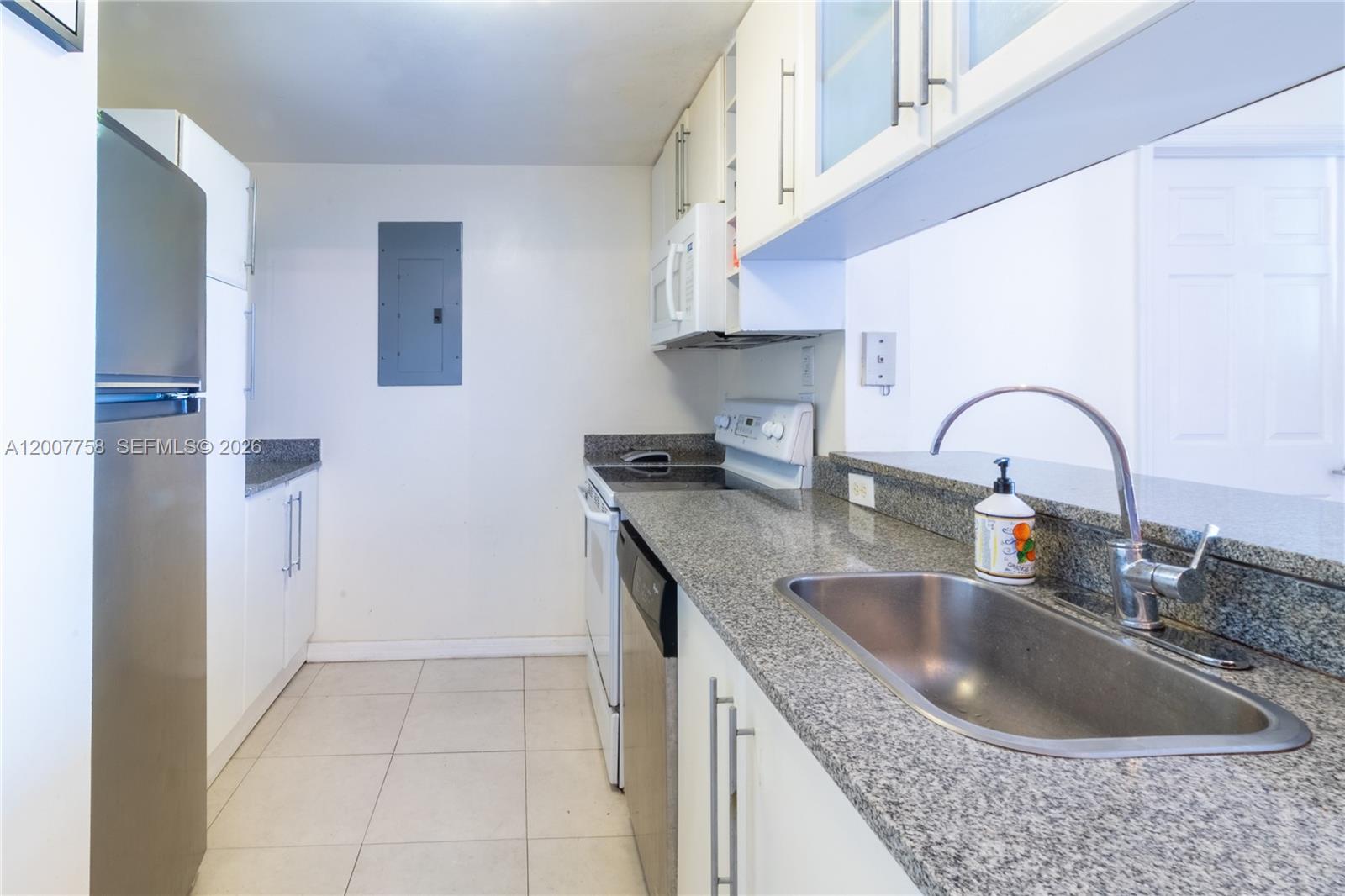 1800 BISCAYNE PLAZA CONDO - Residential