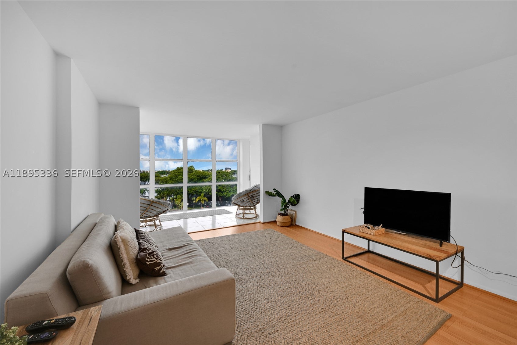 800 Parkview Dr 605