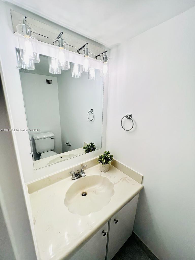 OCEANVIEW PARK CONDO - Residential Lease