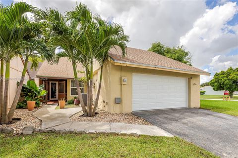 Photo of 1467 Martin Ct, Homestead, FL 33035 (MLS # A11886002)