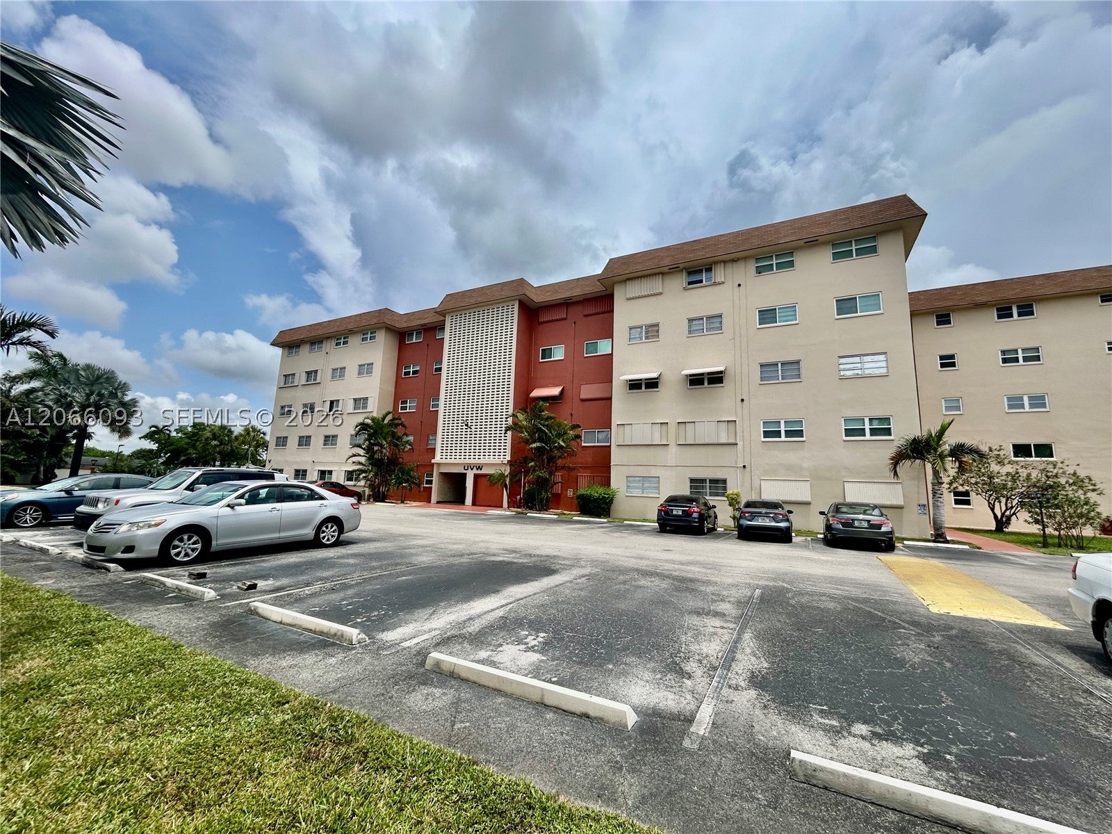 5300 Washington St U503