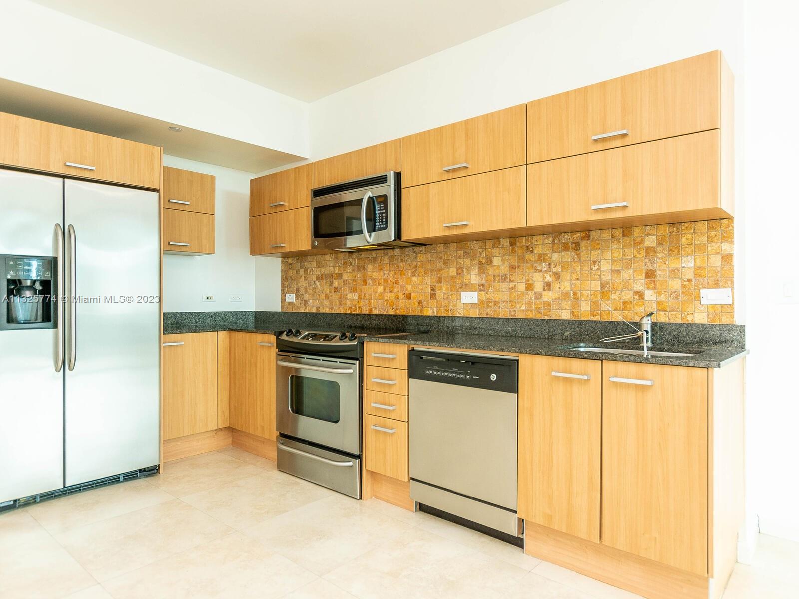 WIND CONDO - Residential