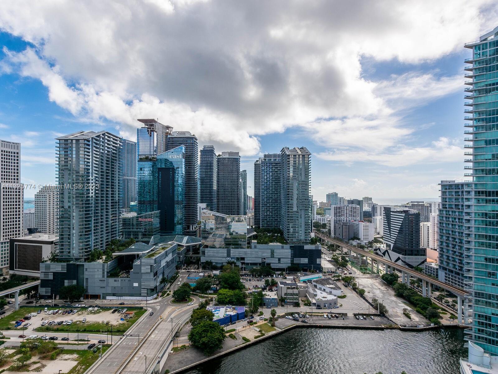 WIND CONDO - Residential