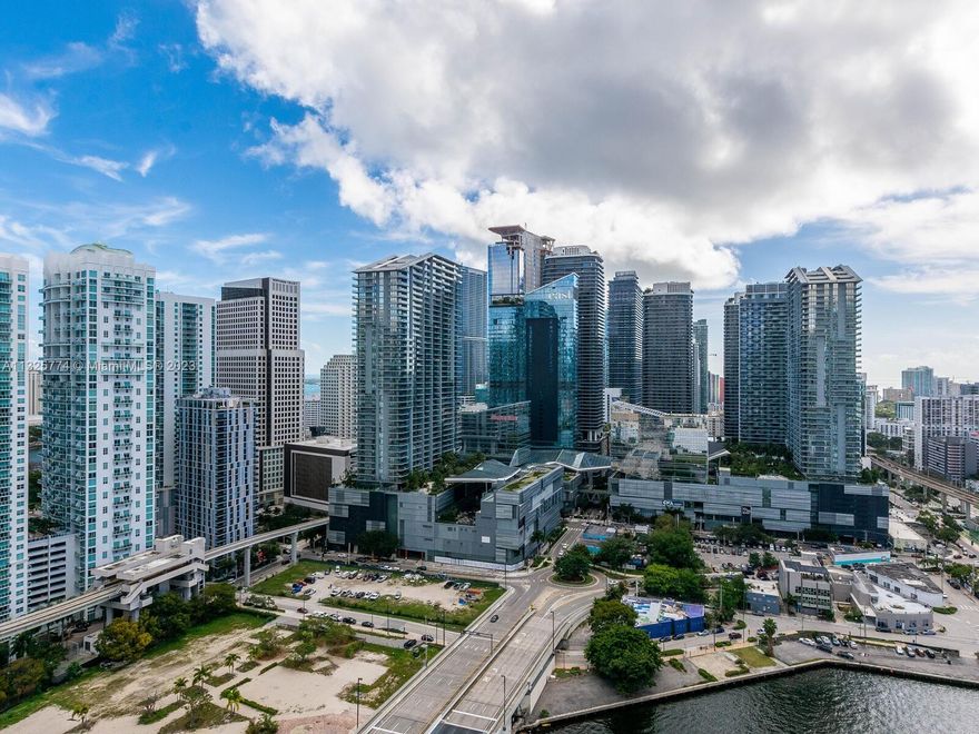 Beautiful 1 bedroom 1 bath with spectacular views of the Downtown Miami Skyline. One Bedroom and One bathroom, living and dining area. Wind Condominium is located within a gated and secure enclave with services and amenities galore which include: 24 hour concierge service, state of the art fitness center, steam, sauna & massage rooms, infinity edge pool, a Spectacular 2 level Event and Party lounge overlooking Downtown Brickell & Miami River, racquetball court, theater, meditation and gaming lounge, children's room, valet parking, Business center with conference area, all within walking distance from Brickell shops, restaurants, MetroMover