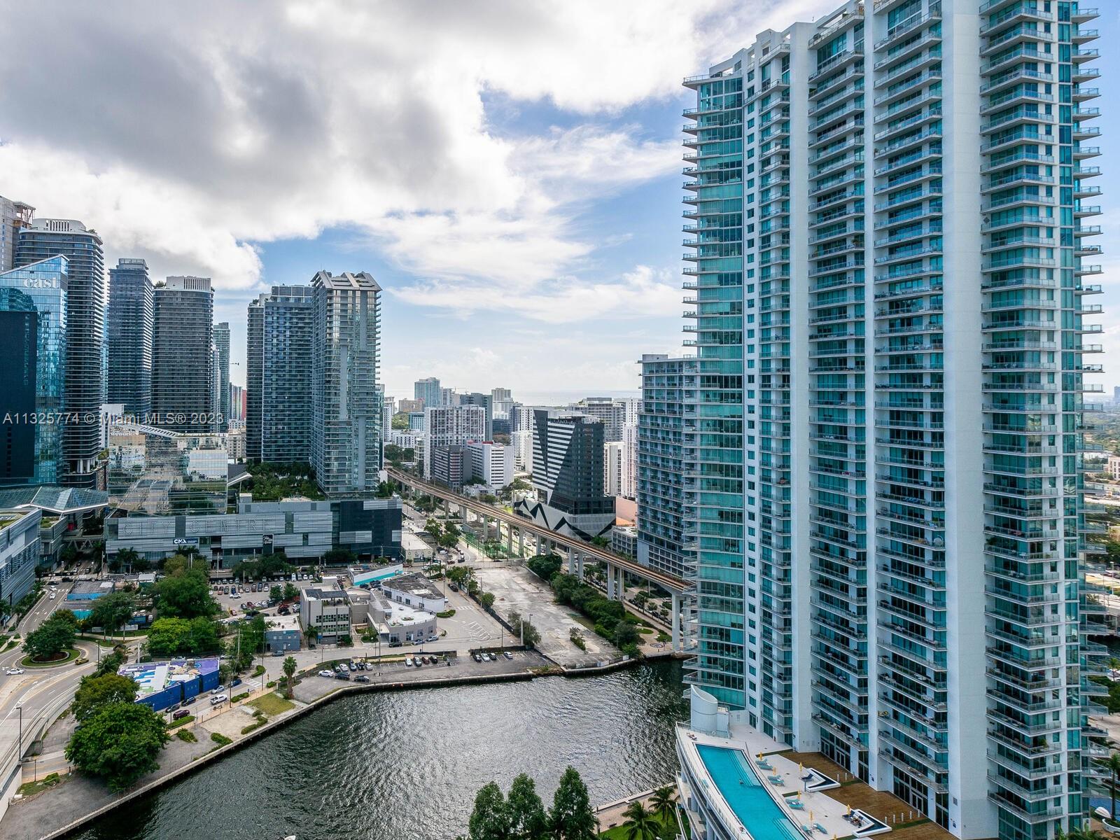 WIND CONDO - Residential