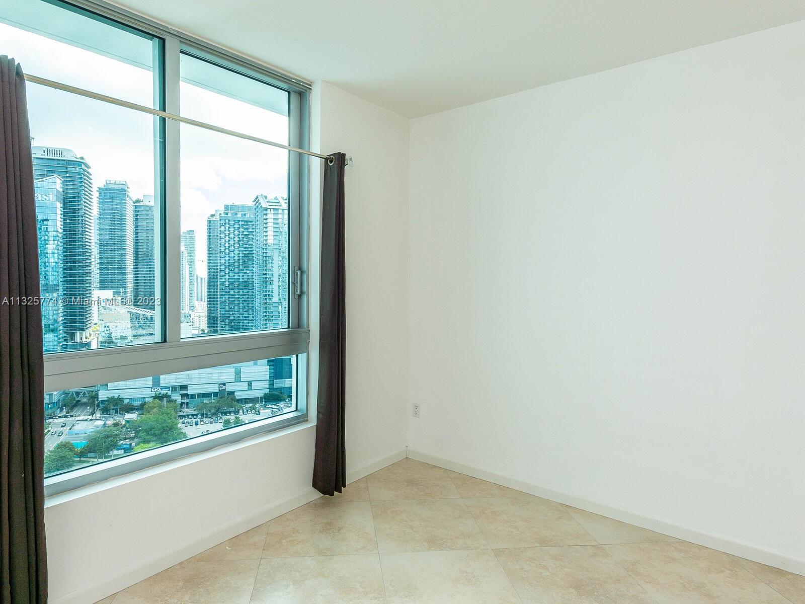 WIND CONDO - Residential