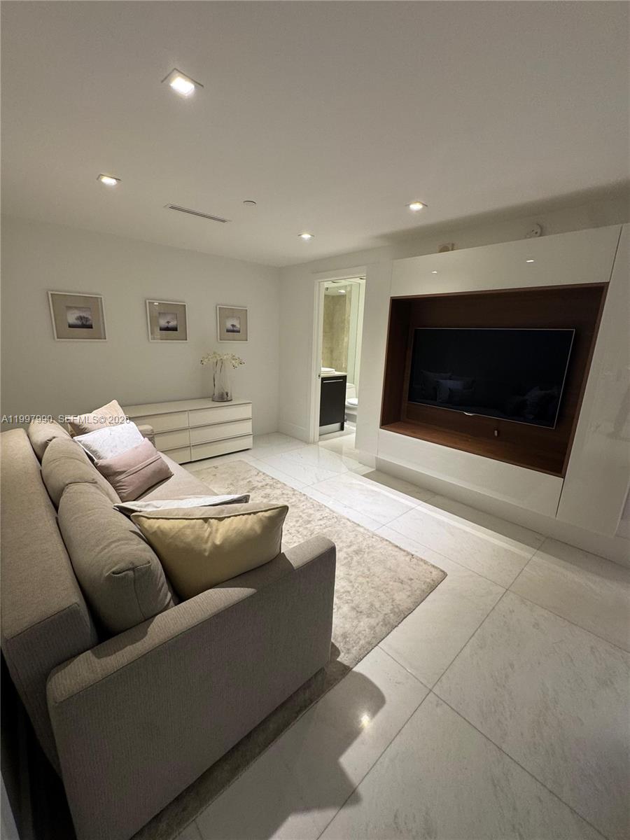 JADE OCEAN CONDO - Residential Lease