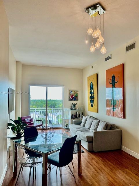 7280 SW 90th St 707 Miami FL 33156