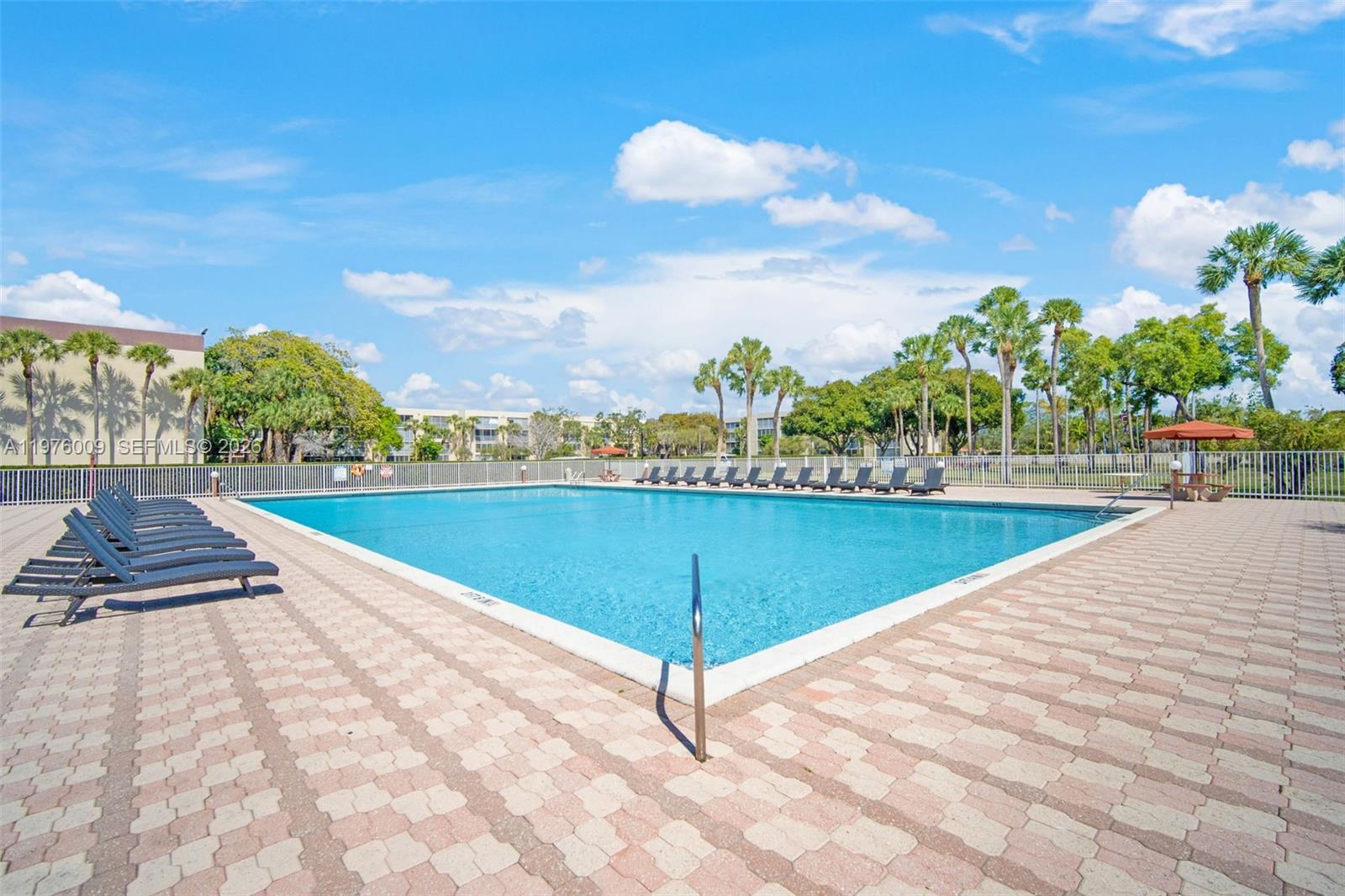 CYPRESS CHASE NORTH NO 3 - Residential