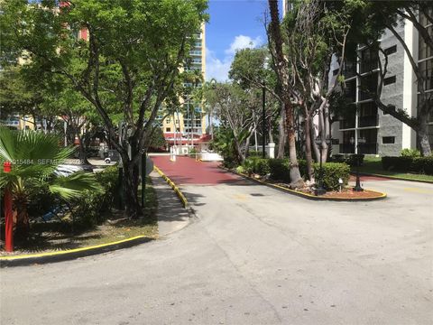 Photo of 17021 N Bay Rd #625, Sunny Isles Beach, FL 33160 (MLS # A12015484)
