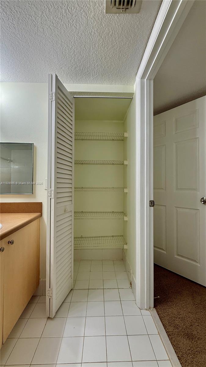 Emerald Isle at Laguna Lak - Residential