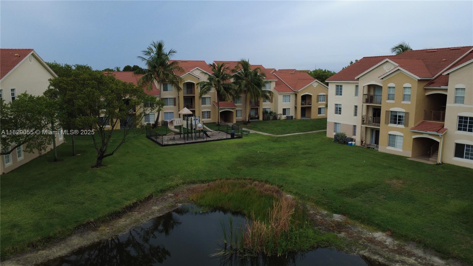 Emerald Isle at Laguna Lak - Residential