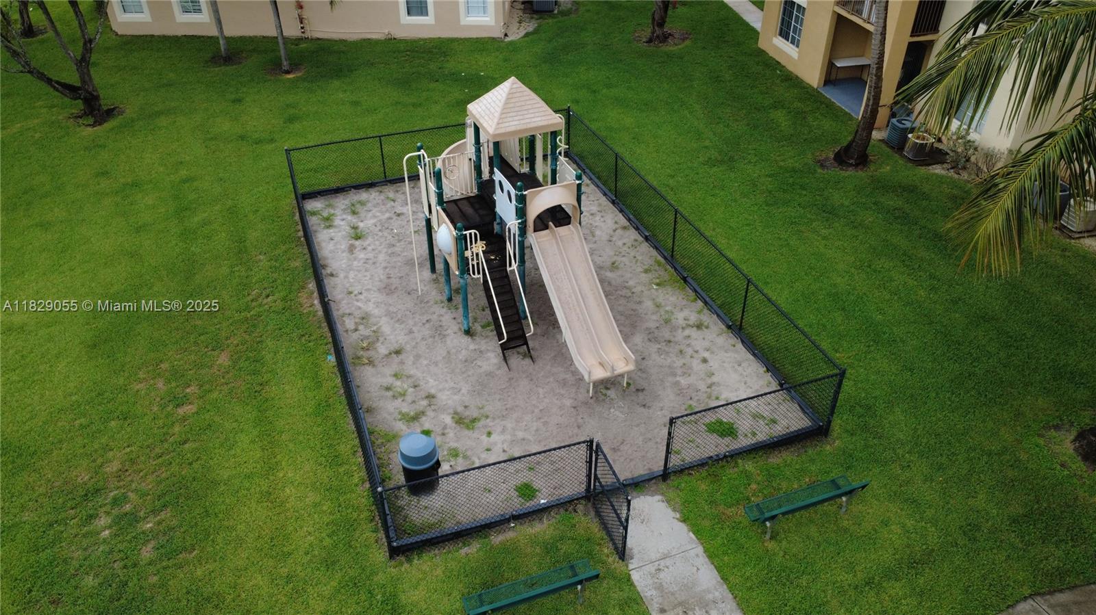 Emerald Isle at Laguna Lak - Residential