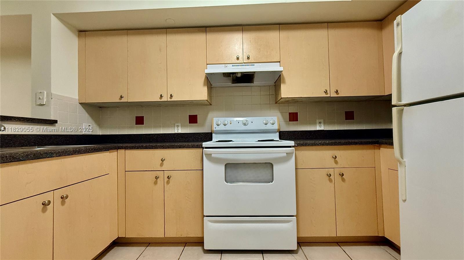 Emerald Isle at Laguna Lak - Residential