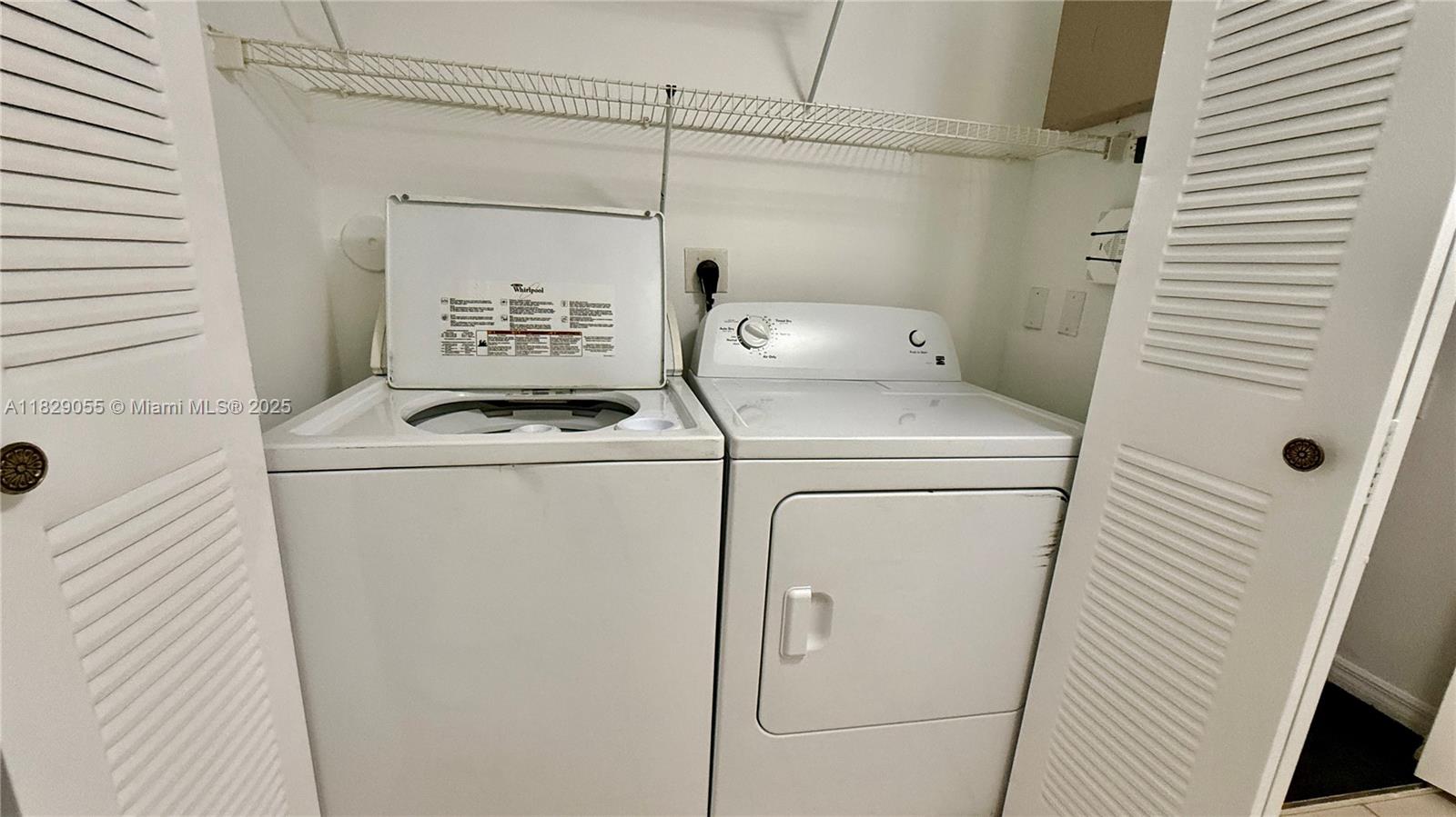 Emerald Isle at Laguna Lak - Residential