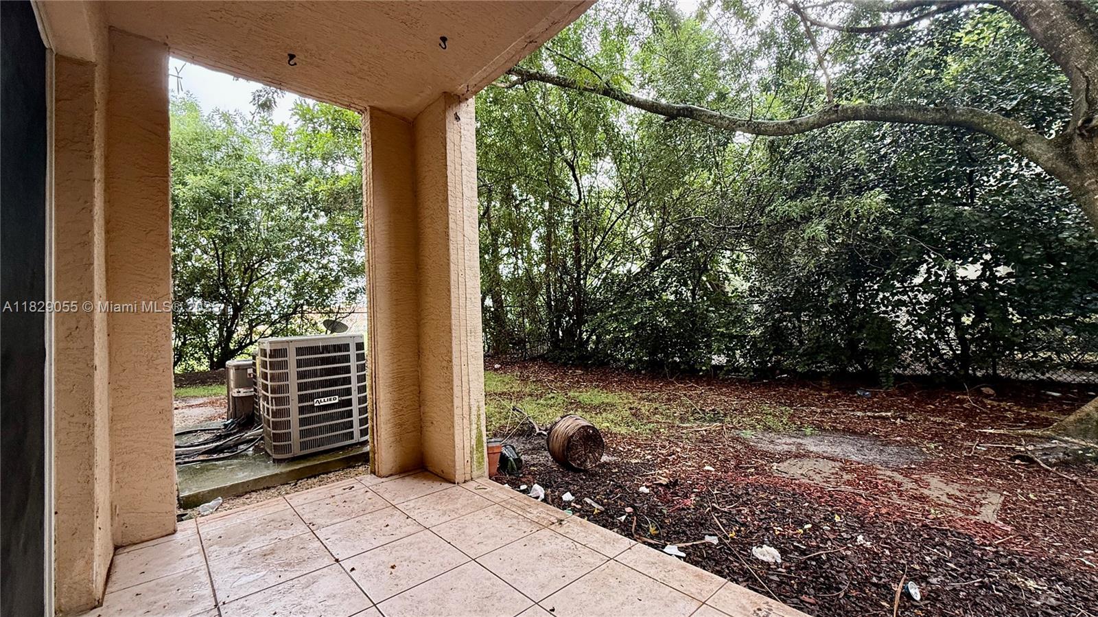 Emerald Isle at Laguna Lak - Residential