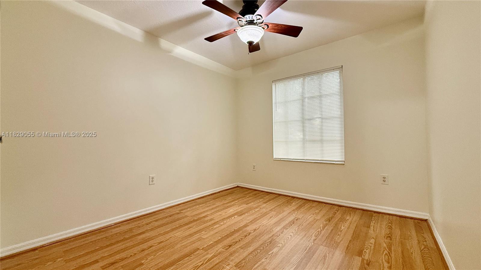 Emerald Isle at Laguna Lak - Residential