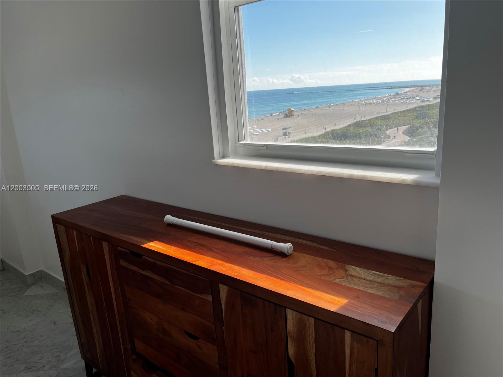 THE PRESIDENTIAL CONDO - Residential Lease