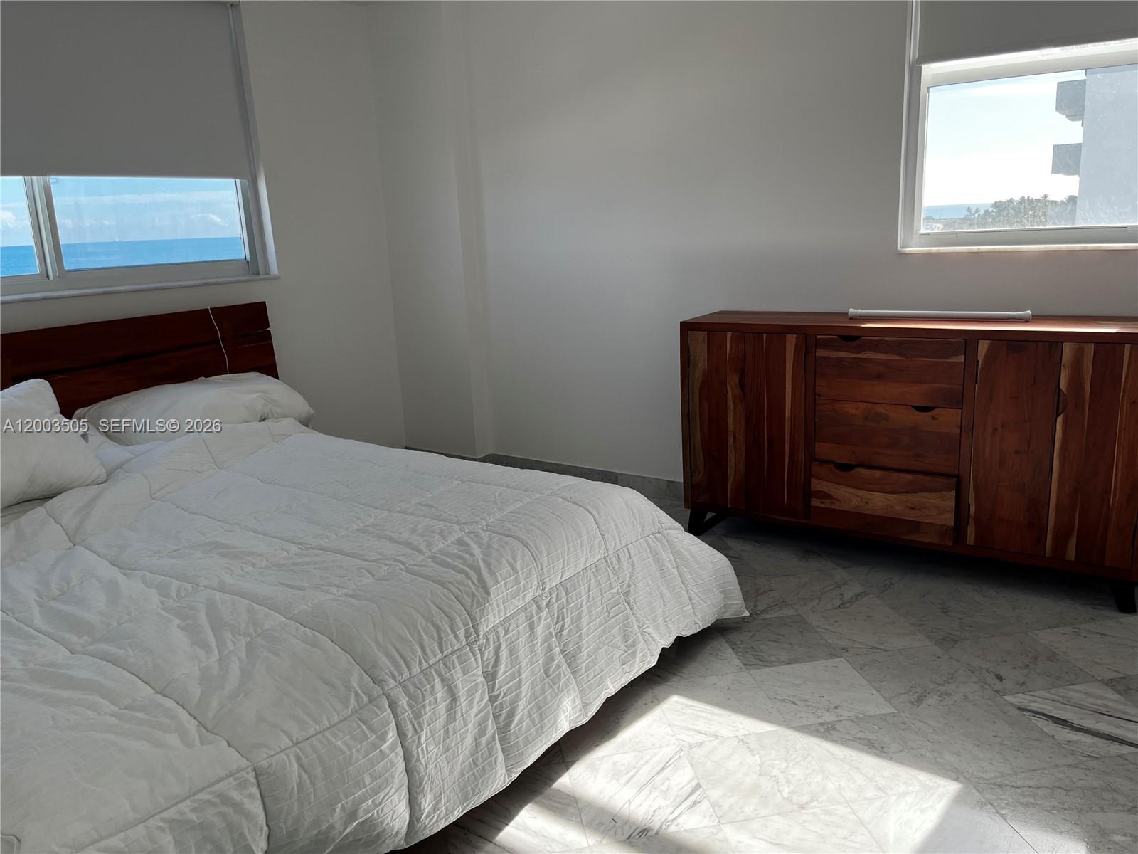 THE PRESIDENTIAL CONDO - Residential Lease