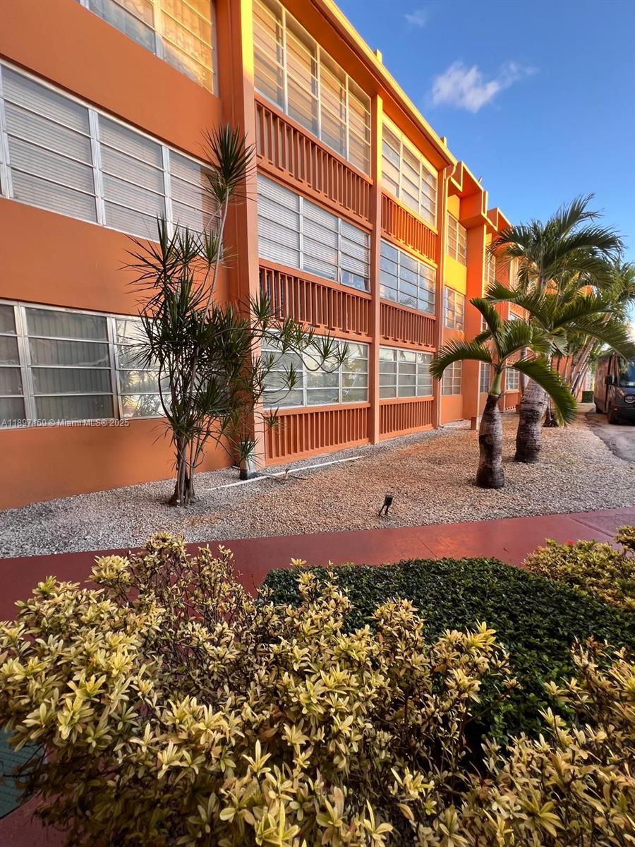 Spacious and owner well maintained 1 bed 1 and a half bath on first floor. Central AC. Most desirable location next to main roads, shopping areas and minutes from the beach. First Moorings Waterfront Condo is designed to enhance your lifestyle and provide the ultimate in relaxation and recreation. Amenities: Heated pool, Clubhouse, GYM, Playground, Sauna & more. Move in ready & Easy to show. Won't last!