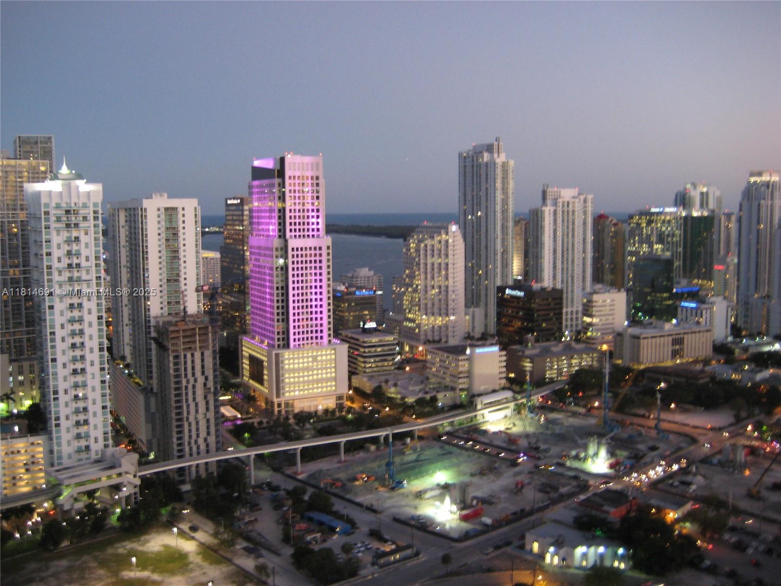 Rental Property at 90 Sw 3rd St 4311, Miami, Broward County, Florida - Bedrooms: 2 
Bathrooms: 2  - $4,000 MO.