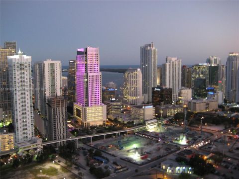 90 SW 3rd St 4311 Miami FL 33130