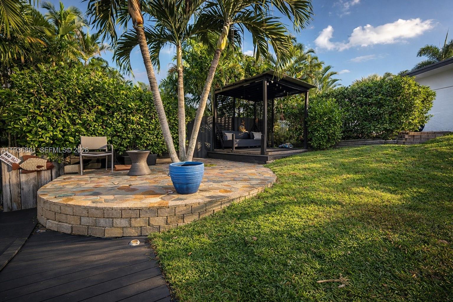 LAUDERDALE ISLES NO 2-BLK - Residential