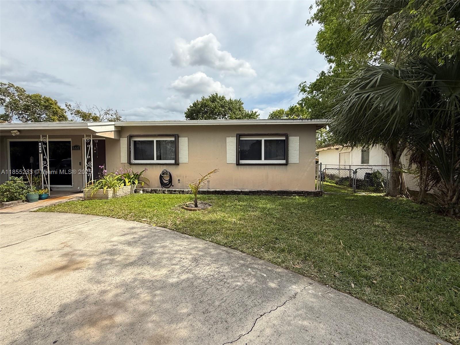 THIS ONE BEDROOM, 1 BATHROOM WITH PRIVATE ENTRANCE, 1 ASSIGNED PARKING SPACE EFFICIENCY IS MOVE IN READY. UNIT HAS FRESH PAINT, NEW FLOOR, NEW IMPACT SLIDING DOORS, NEW BATHROOM, NEW AC, NEW REFRIGERATOR, NEW MICROWAVE, WALK-IN CLOSET & BIG BACKYARD. IT'S A MUST SEE!. RENT INCLUDES POWER, WATER, SEWER & LAWN CARE. SUPER FAST APPROVAL.