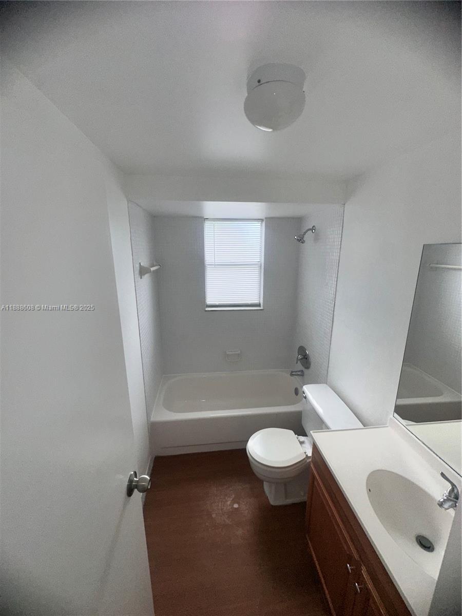 COURTYARDS OF BROWARD CON - Residential Lease