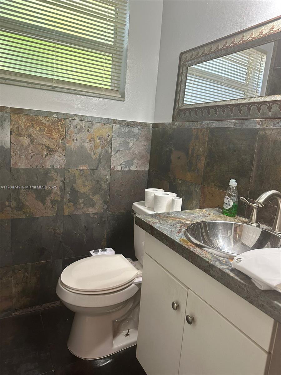 NORTH HOLLYWOOD - Residential