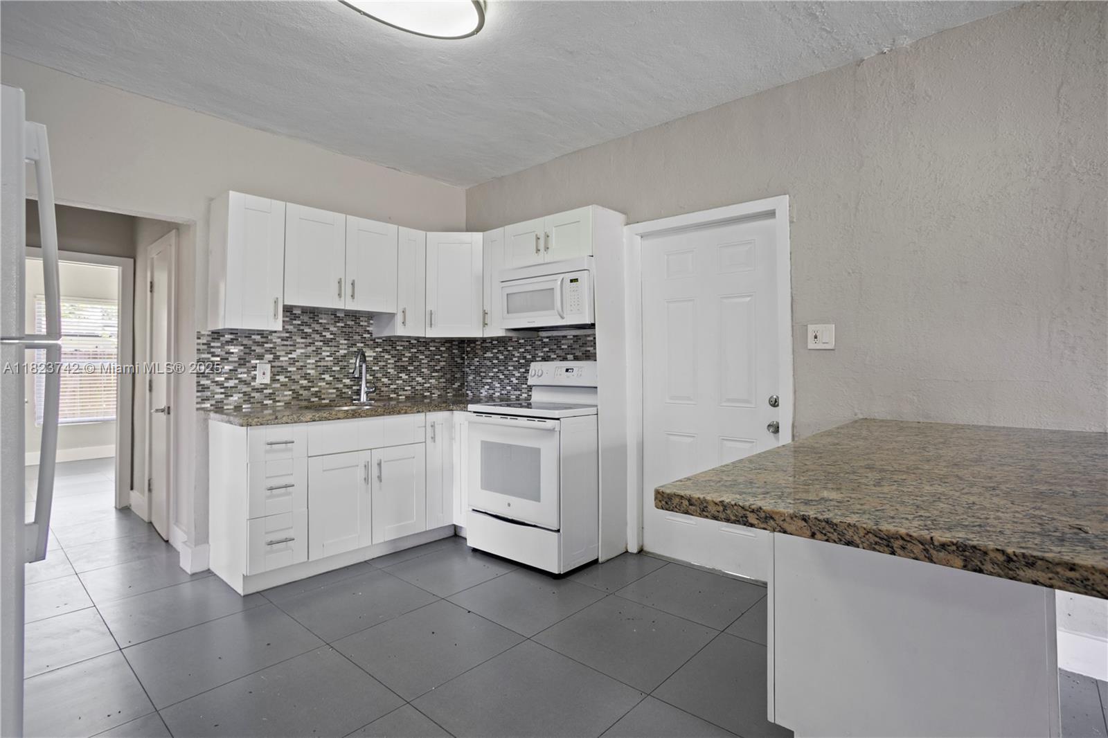 5900 SW 62nd Ter
