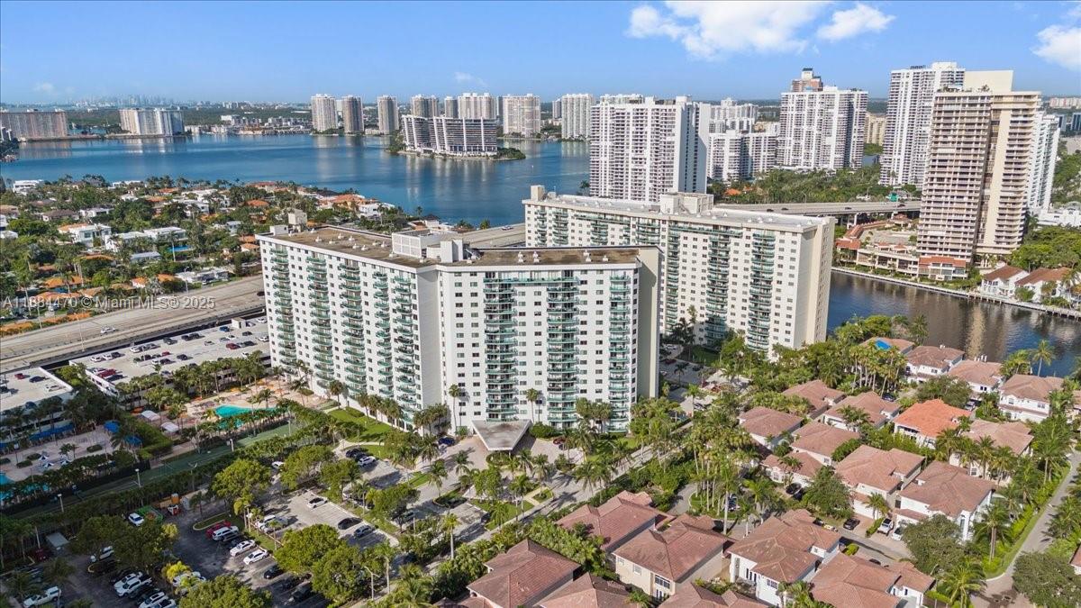 19380 Collins Ave 121