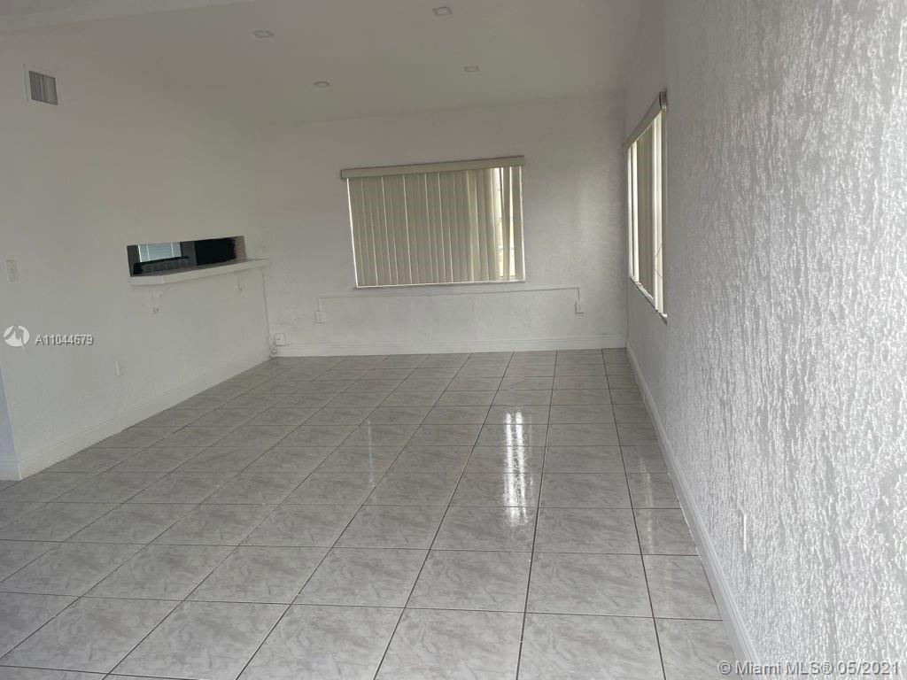 CRAVERO CLOVERLEAF ESTATE - Residential Lease