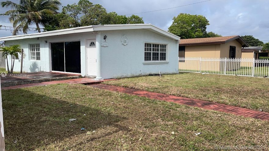 THIS BEAUTIFUL  3/1 HOUSE IS NOW AVAILABLE IN MIAMI GARDENS! OWNER REQUIRES 3 MONTHS TO MOVE IN (2 MONTHS  SECURITY DEPOSIT + FIRST MONTH).