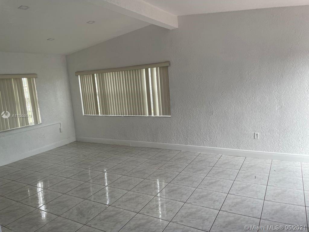 CRAVERO CLOVERLEAF ESTATE - Residential Lease