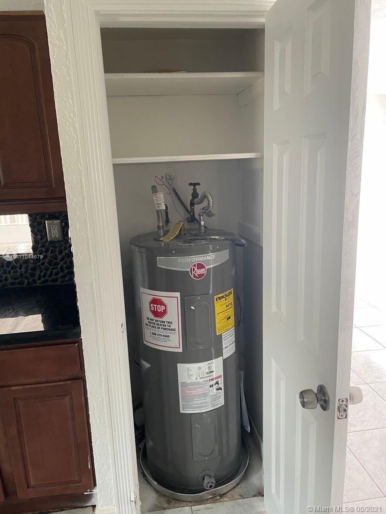 CRAVERO CLOVERLEAF ESTATE - Residential Lease